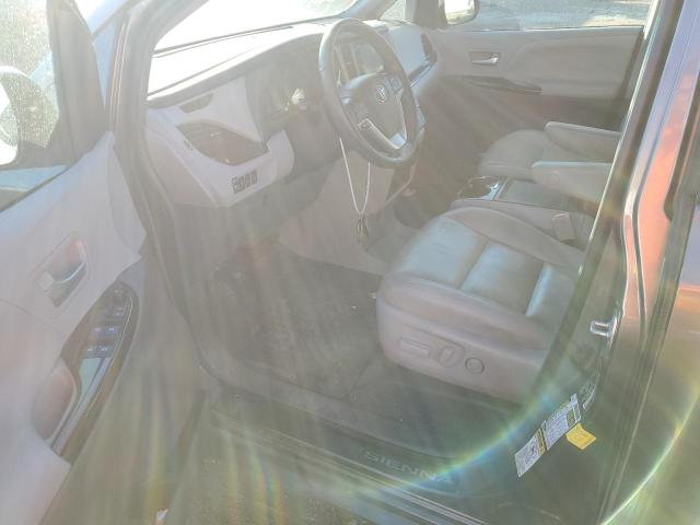 Photo 7 from auction – 2017 TOYOTA SIENNA XLE with VIN 5TDYZ3DC8HS858663