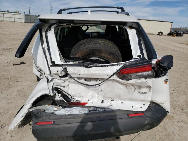 Photo 6 from auction – 2021 TOYOTA RAV4 XLE with VIN 2T3W1RFV5MC120877