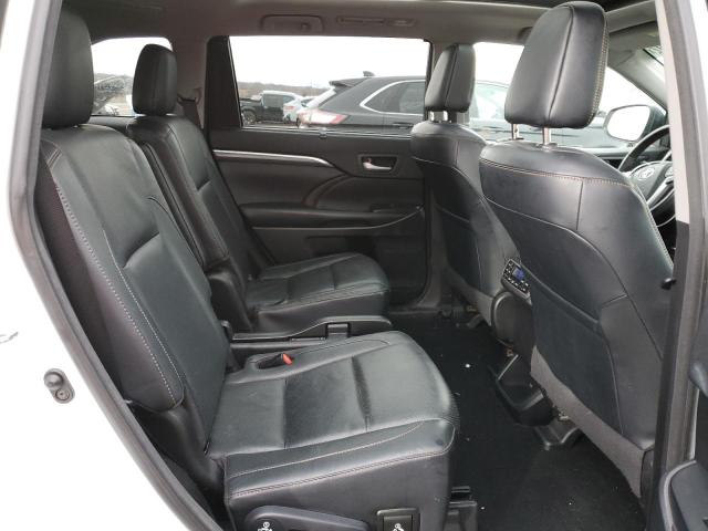 Photo 11 from auction – 2018 TOYOTA HIGHLANDER with VIN 5TDDZRFH4JS496833