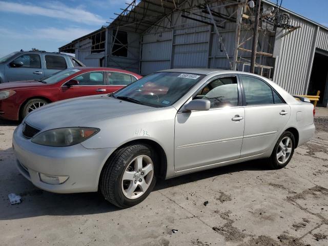 TOYOTA CAMRY LE 2005 with VIN 4T1BE32K65U572115 - Photo from auction