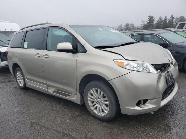 Photo 4 from auction – 2017 TOYOTA SIENNA XLE with VIN 5TDYZ3DC2HS841356