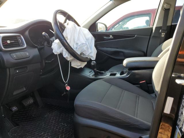 Photo 7 from auction – 2016 KIA SORENTO LX with VIN 5XYPG4A32GG041664