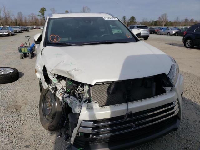 Photo 5 from auction – 2018 TOYOTA HIGHLANDER with VIN 5TDDZRFHXJS912352