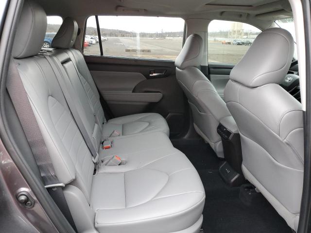 Photo 11 from auction – 2022 TOYOTA HIGHLANDER with VIN 5TDHBRCH0NS553335