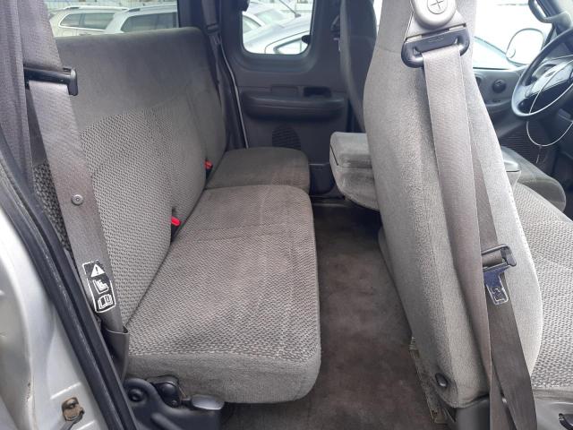 Photo 10 from auction – 2000 FORD F150 with VIN 1FTRX17W8YKA52382