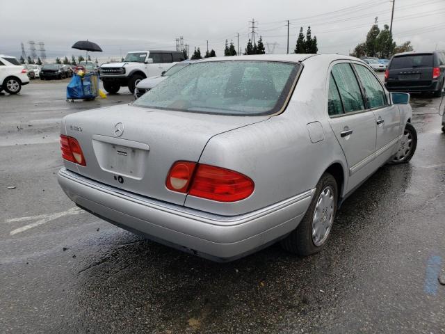 Photo 3 from auction – 1997 MERCEDES-BENZ E 320 with VIN WDBJF55FXVA442426