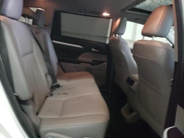 Photo 11 from auction – 2018 TOYOTA HIGHLANDER with VIN 5TDJZRFH6JS896346