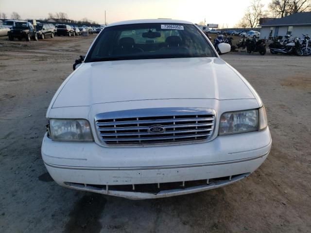Photo 5 from auction – 2000 FORD CROWN VICT with VIN 2FAFP74W2YX105526