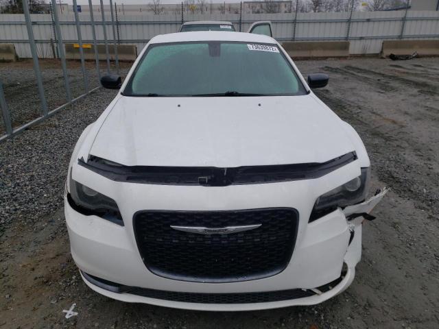 Photo 5 from auction – 2019 CHRYSLER 300 TOURIN with VIN 2C3CCAAG4KH609939
