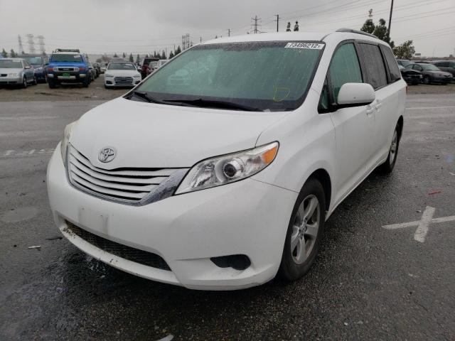 TOYOTA SIENNA LE 2017 with VIN 5TDKZ3DC7HS826292 - Photo from auction