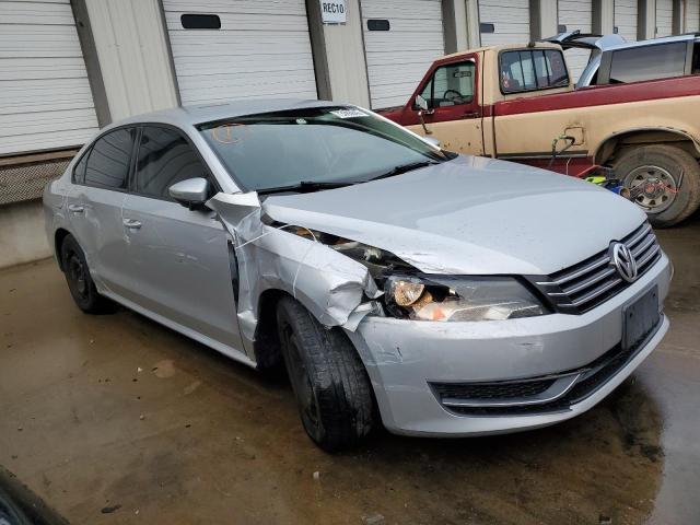 Photo 4 from auction – 2012 VOLKSWAGEN PASSAT S with VIN 1VWAH7A39CC020472