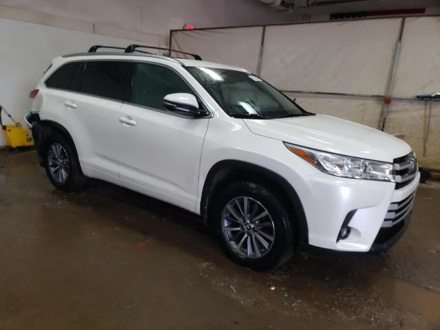 Photo 4 from auction – 2018 TOYOTA HIGHLANDER with VIN 5TDJZRFH6JS896346