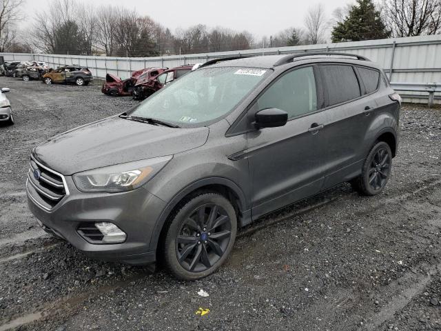 FORD ESCAPE SE 2017 with VIN 1FMCU9GD5HUD03418 - Photo from auction