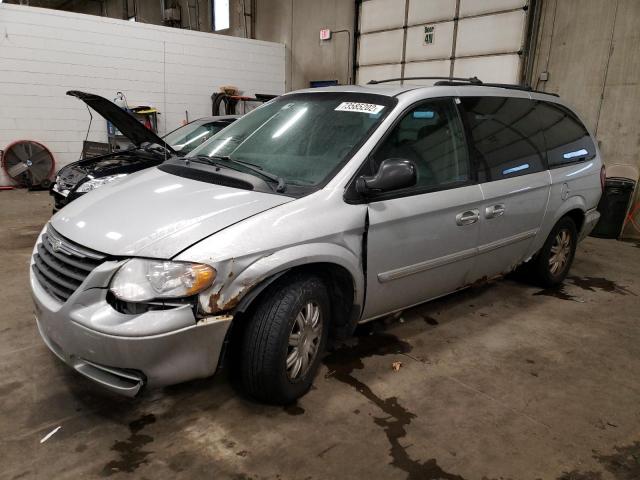 CHRYSLER TOWN & CNT 2005 with VIN 2C8GP54L95R243507 - Photo from auction