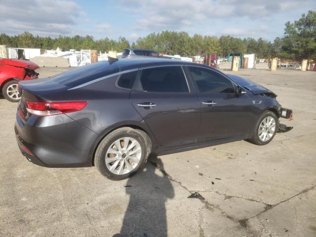 Photo 3 from auction – 2017 KIA OPTIMA LX with VIN 5XXGT4L39HG133370