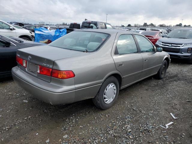 Photo 3 from auction – 2000 TOYOTA CAMRY CE with VIN 4T1BG22K5YU702944