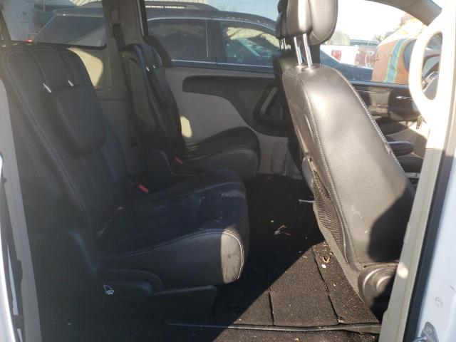 Photo 11 from auction – 2016 CHRYSLER TOWN & COU with VIN 2C4RC1BG7GR105150