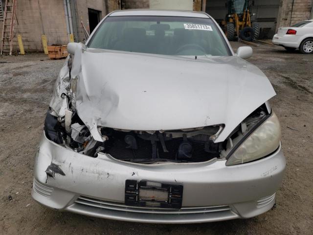 Photo 5 from auction – 2005 TOYOTA CAMRY LE with VIN 4T1BE30K05U402111