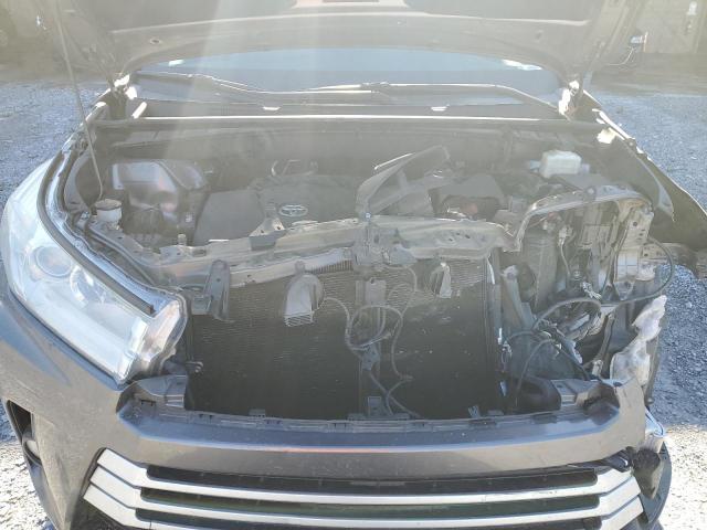 Photo 12 from auction – 2017 TOYOTA HIGHLANDER with VIN 5TDKZRFH8HS517636