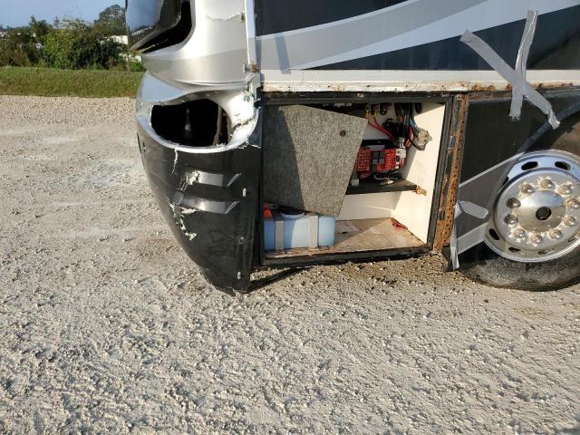 Photo 9 from auction – 2005 REVO BUSTER CPE with VIN 4UZAAHDC25CU08893