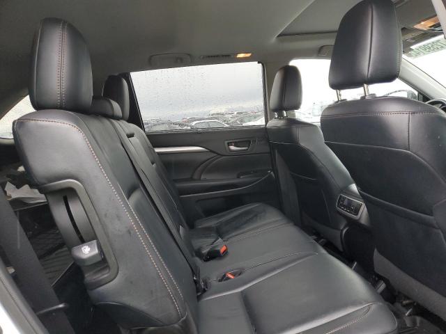 Photo 11 from auction – 2019 TOYOTA HIGHLANDER with VIN 5TDJZRFH3KS587080
