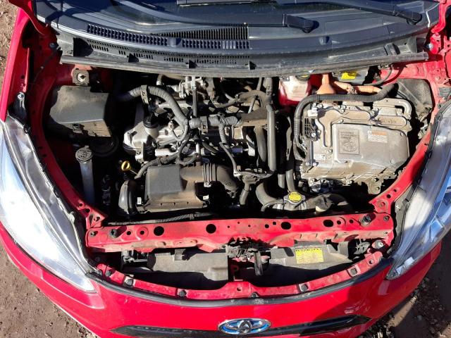 Photo 11 from auction – 2015 TOYOTA PRIUS C with VIN JTDKDTB38F1090734