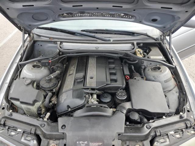 Photo 11 from auction – 2004 BMW 325 I with VIN WBAEV33444KR31020