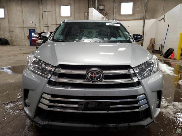 Photo 5 from auction – 2017 TOYOTA HIGHLANDER with VIN 5TDDZRFH1HS430010