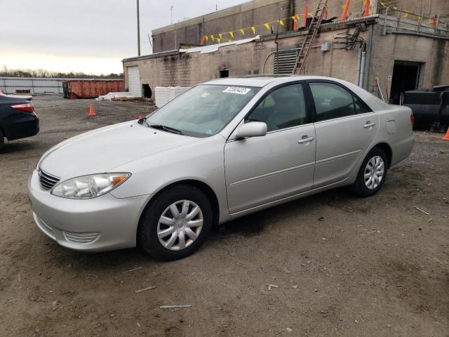 TOYOTA CAMRY LE 2005 with VIN 4T1BE30K15U964180 - Photo from auction