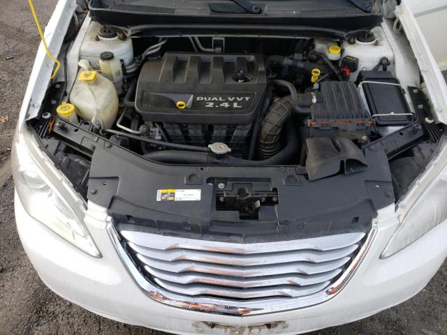 Photo 11 from auction – 2014 CHRYSLER 200 LX with VIN 1C3CCBAB1EN122302
