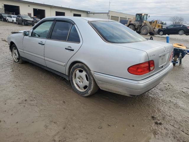 Photo 2 from auction – 1999 MERCEDES-BENZ E 430 with VIN WDBJF70H3XA735057
