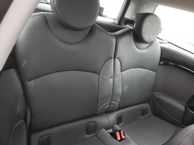 Zdjęcie 10 z aukcji – 2010 MINI COOPER CLU z VIN WMWML3C58ATX38045