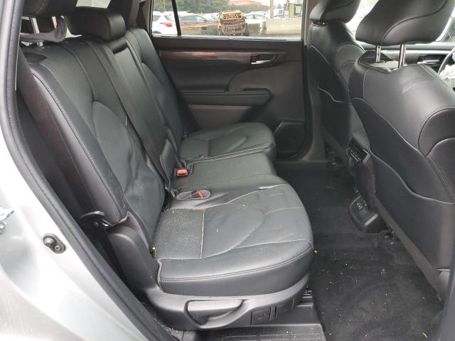 Photo 11 from auction – 2022 TOYOTA HIGHLANDER with VIN 5TDDZRBH3NS181985