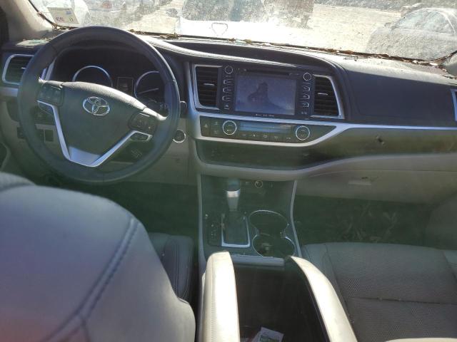Photo 8 from auction – 2017 TOYOTA HIGHLANDER with VIN 5TDYZRFH3HS233101