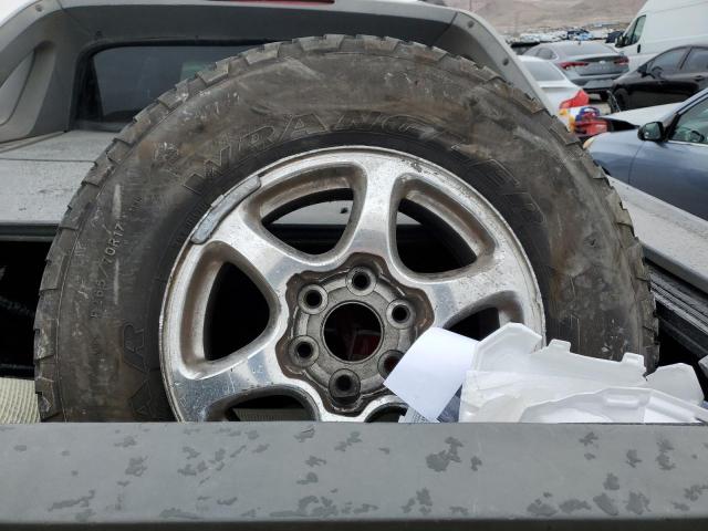 Photo 12 from auction – 2002 CHEVROLET AVALANCHE with VIN 3GNEK13T22G172015