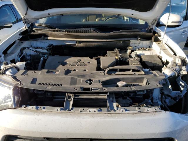 Photo 11 from auction – 2015 MITSUBISHI OUTLANDER with VIN JA4AD3A38FZ010728