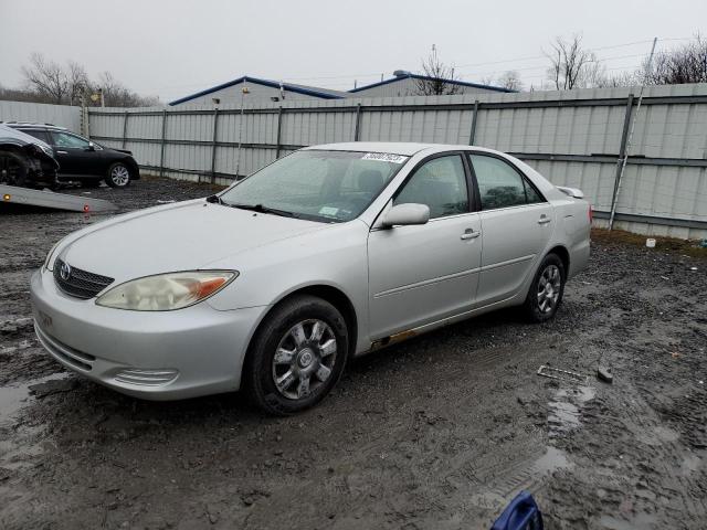 TOYOTA CAMRY LE 2003 z numerem VIN 4T1BE32K63U770710 - Zdjęcie z aukcji