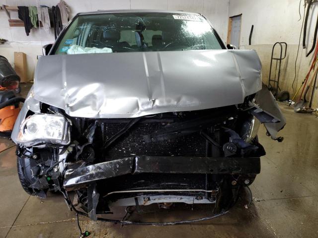 Photo 5 from auction – 2013 CHRYSLER TOWN & COU with VIN 2C4RC1GG0DR745155
