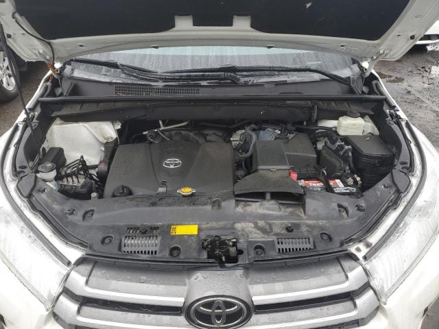 Photo 11 from auction – 2017 TOYOTA HIGHLANDER with VIN 5TDJZRFH9HS512991