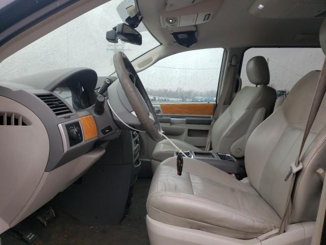 Photo 7 from auction – 2010 CHRYSLER TOWN & COU with VIN 2A4RR6DX2AR152242