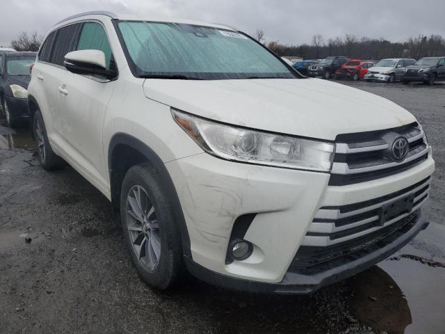 Photo 4 from auction – 2017 TOYOTA HIGHLANDER with VIN 5TDJZRFH9HS512991