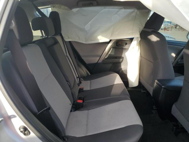 Photo 11 from auction – 2015 TOYOTA RAV4 LE with VIN JTMZFREV7FJ036740