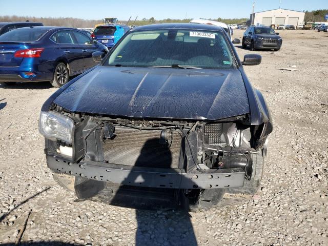 Photo 5 from auction – 2017 CHRYSLER 300 LIMITE with VIN 2C3CCAAG2HH662227