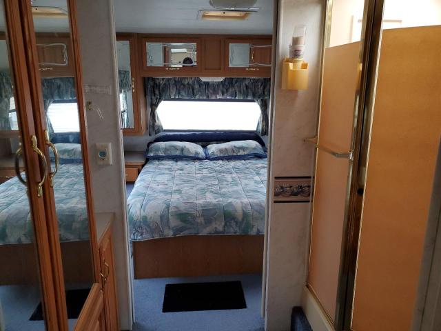 Photo 6 from auction – 1999 FOUR HURRICANE with VIN 3FCLF53S4XJA16538
