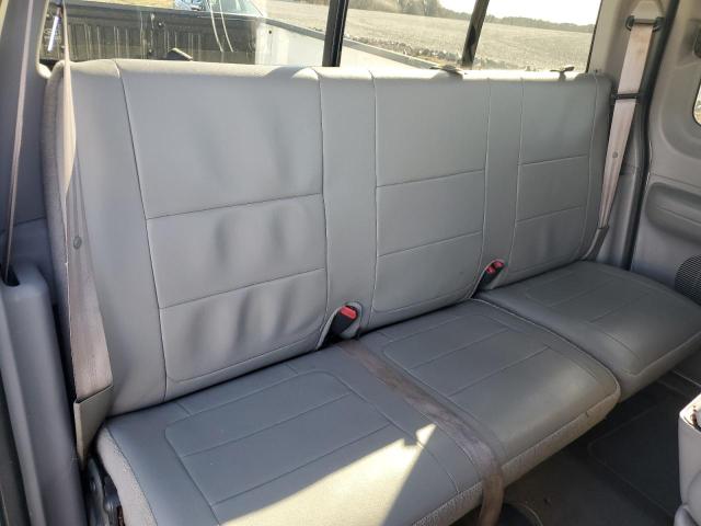 Photo 10 from auction – 2002 FORD F150 with VIN 1FTRX18L82KA81800