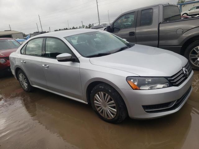 Photo 4 from auction – 2015 VOLKSWAGEN PASSAT S with VIN 1VWAT7A34FC005705