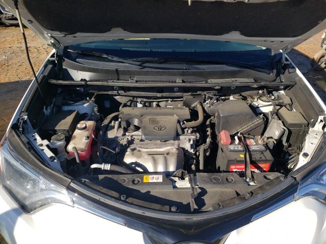 Photo 11 from auction – 2017 TOYOTA RAV4 XLE with VIN JTMWFREV4HJ700417