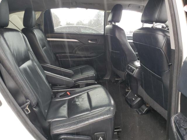 Photo 11 from auction – 2016 TOYOTA HIGHLANDER with VIN 5TDKKRFH6GS123457