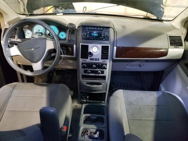 Photo 8 from auction – 2010 CHRYSLER TOWN & COU with VIN 2A4RR5D1XAR307139