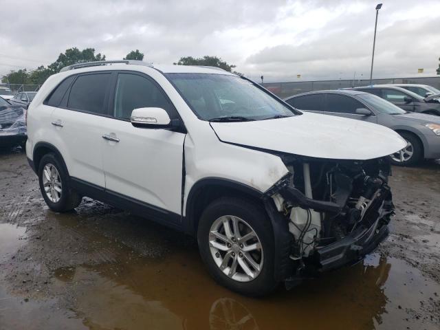 Photo 4 from auction – 2015 KIA SORENTO LX with VIN 5XYKT3A67FG631755